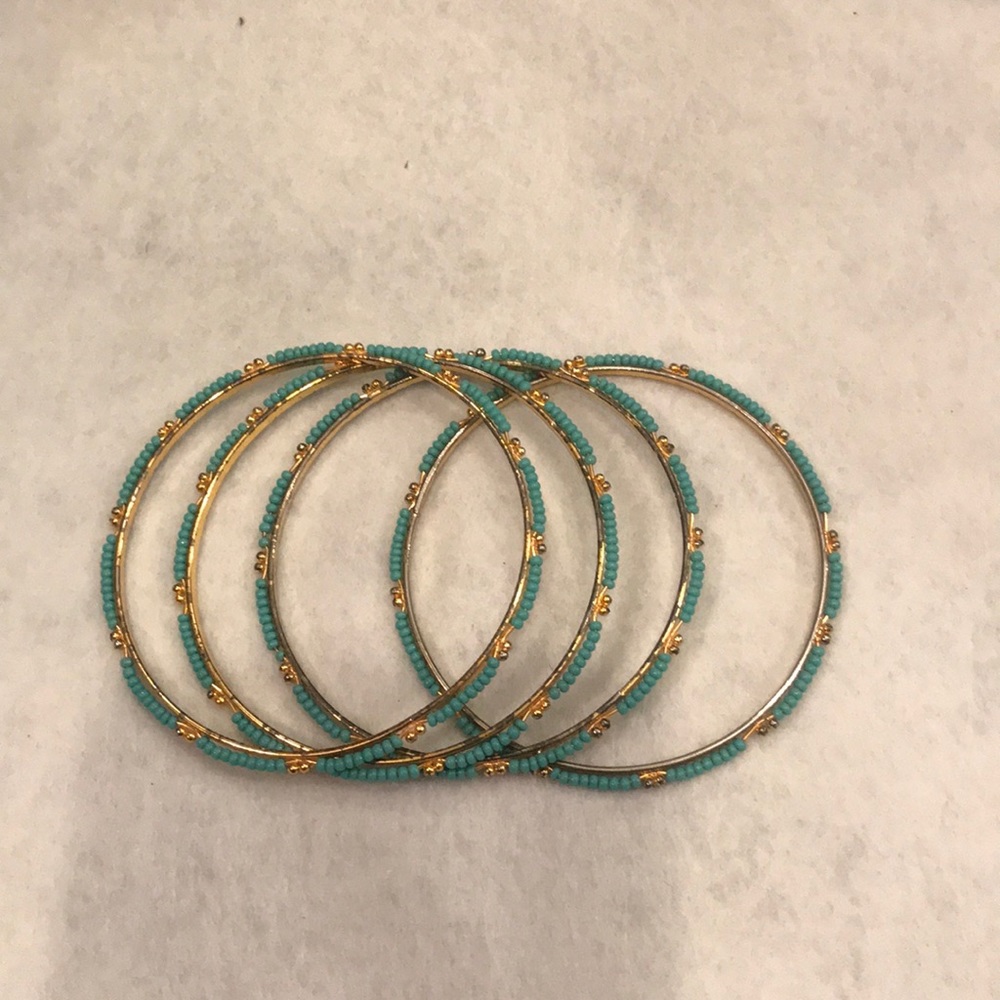 Set of 4 bracelets